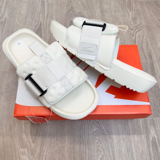 N-I-K-E Asuna 3 Slides Pro in Beige
