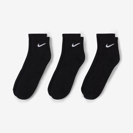 N-I-K-E ALL BLACK QUARTER SOCKS ( Pack of 3 )