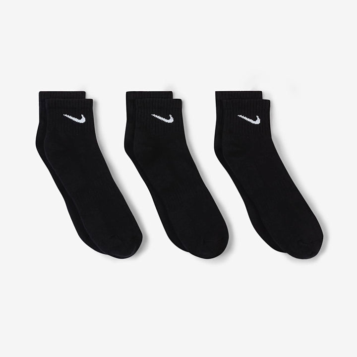 N-I-K-E ALL BLACK QUARTER SOCKS ( Pack of 3 )