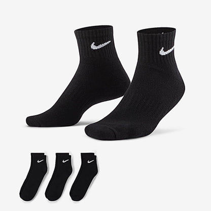 N-I-K-E ALL BLACK QUARTER SOCKS ( Pack of 3 )